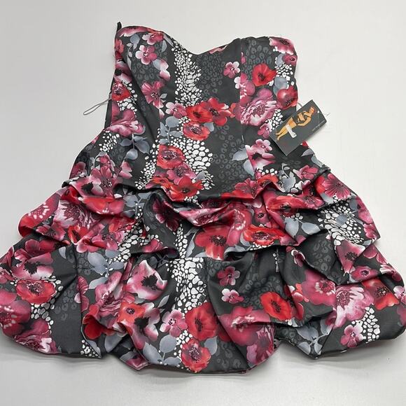 RUBY ROX Women’s 5 Red Floral Strapless Dress - Picture 1 of 5